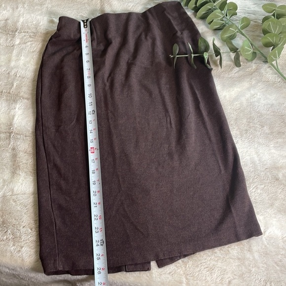 cs‼️SOLD‼️ Stretchy Brown Pencil Skirt - Picture 6 of 8